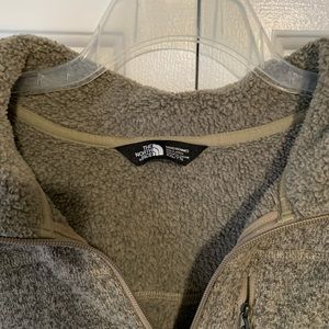 North face pullover jacket
